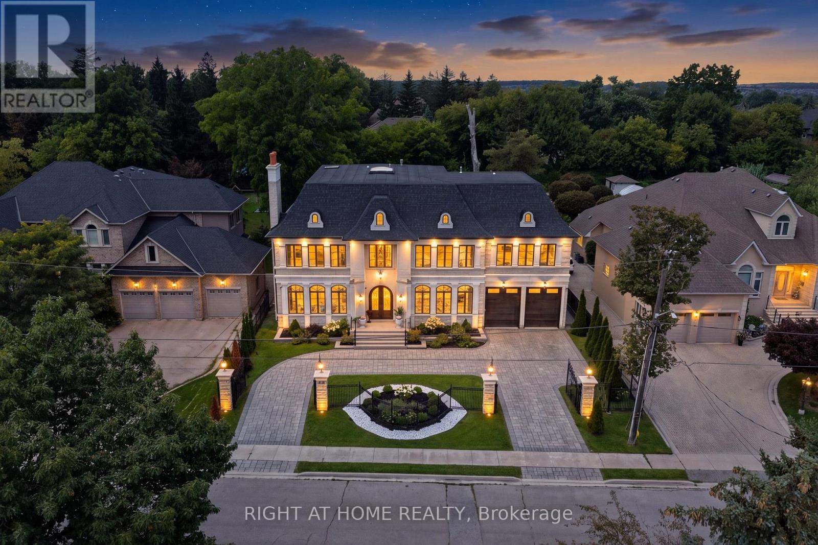 10 YONGEVIEW AVENUE