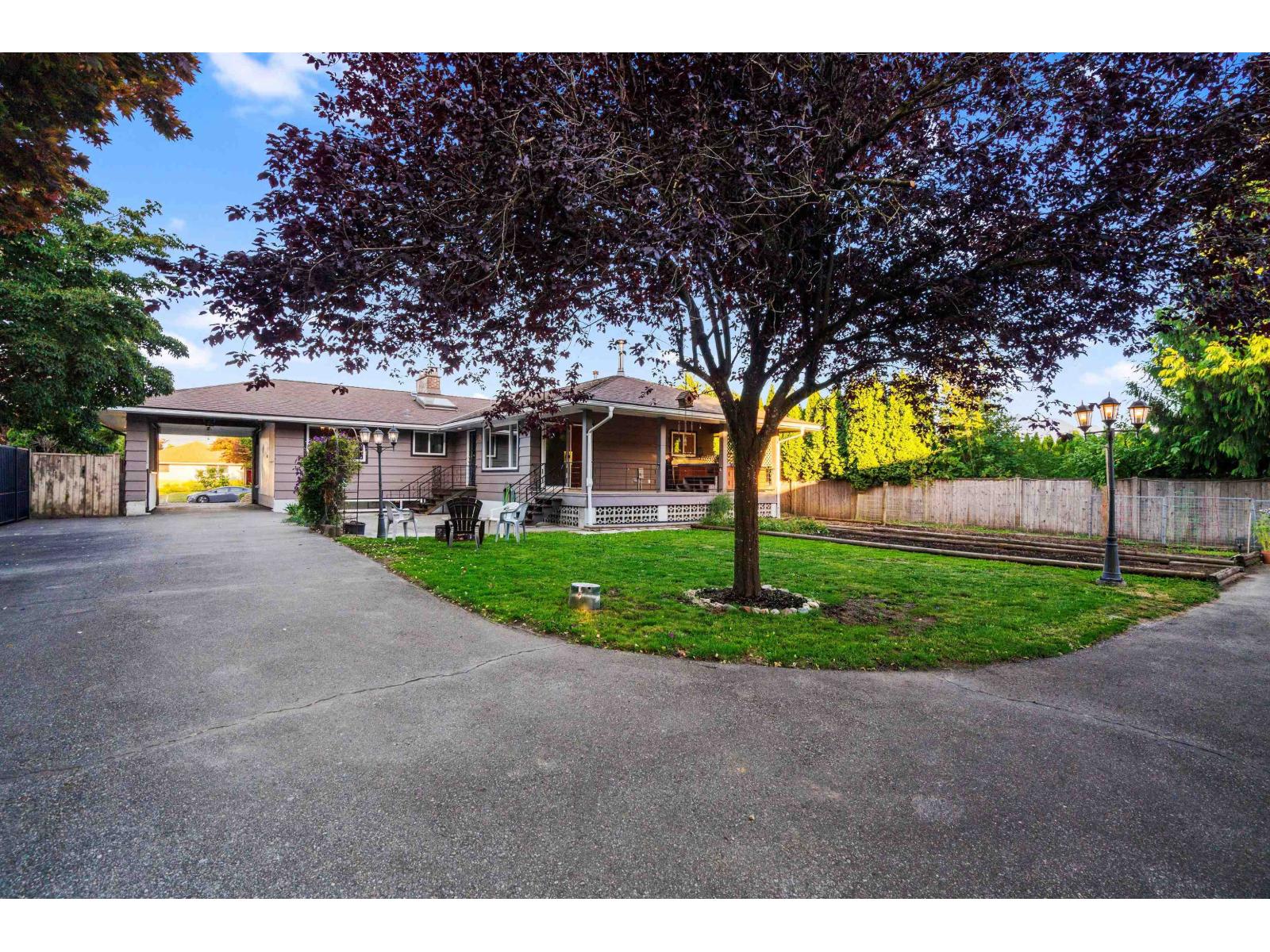 9725 JUNIPER STREET, Chilliwack Proper East