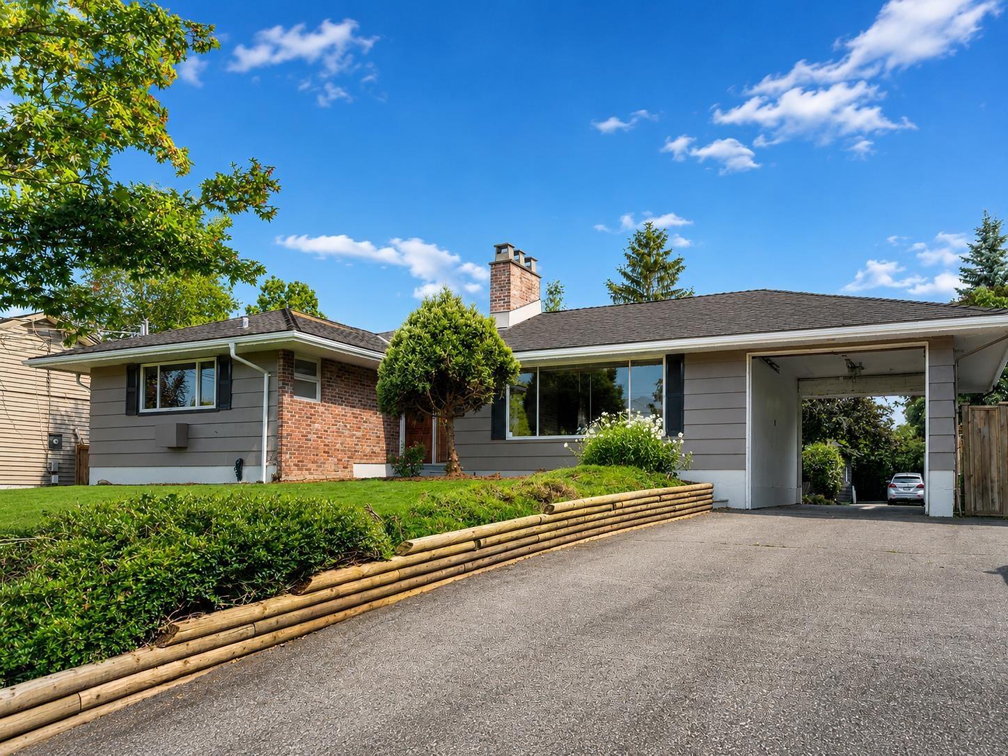 9725 JUNIPER STREET, Chilliwack Proper East