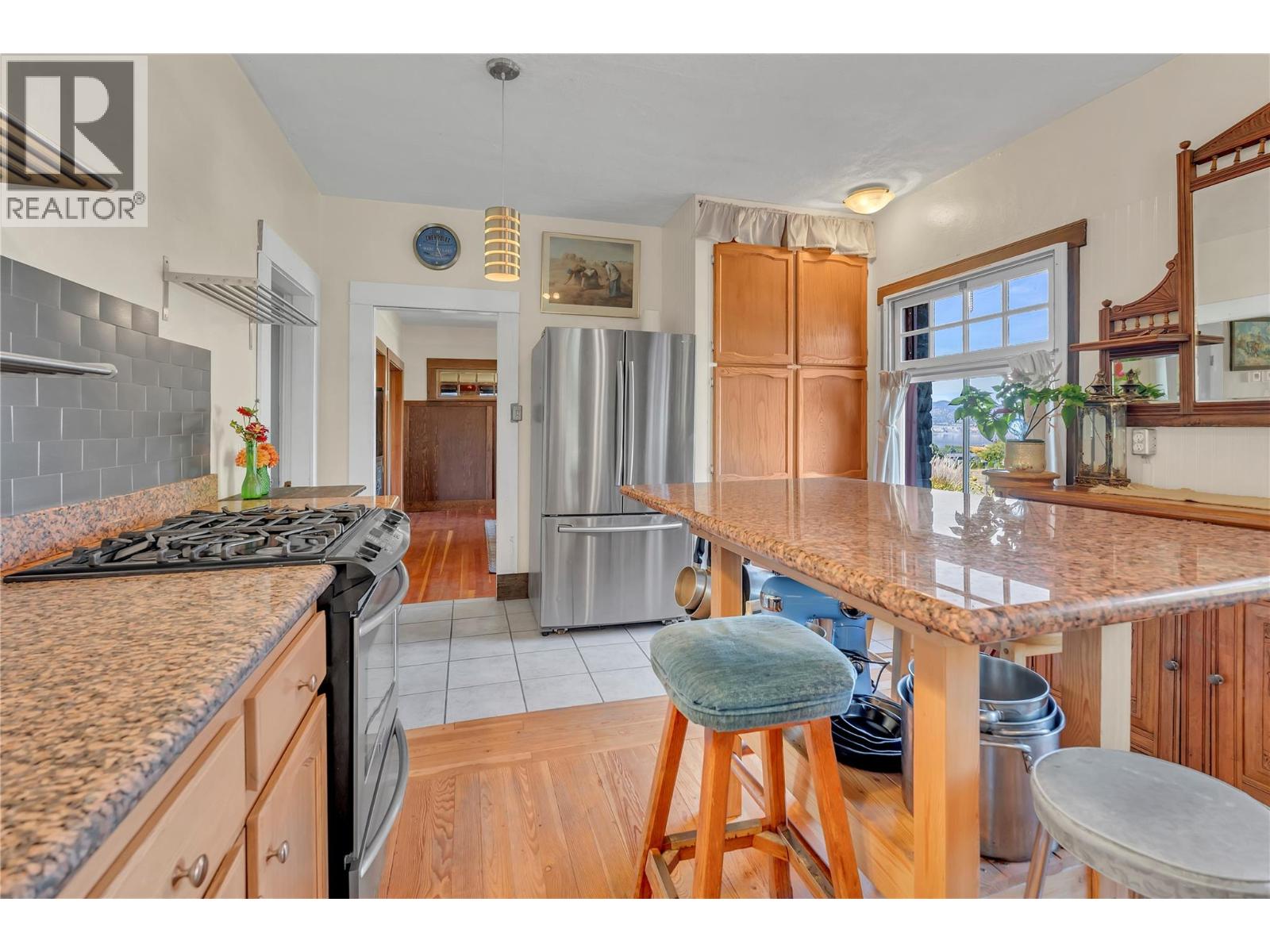 235 Middle Bench Road N