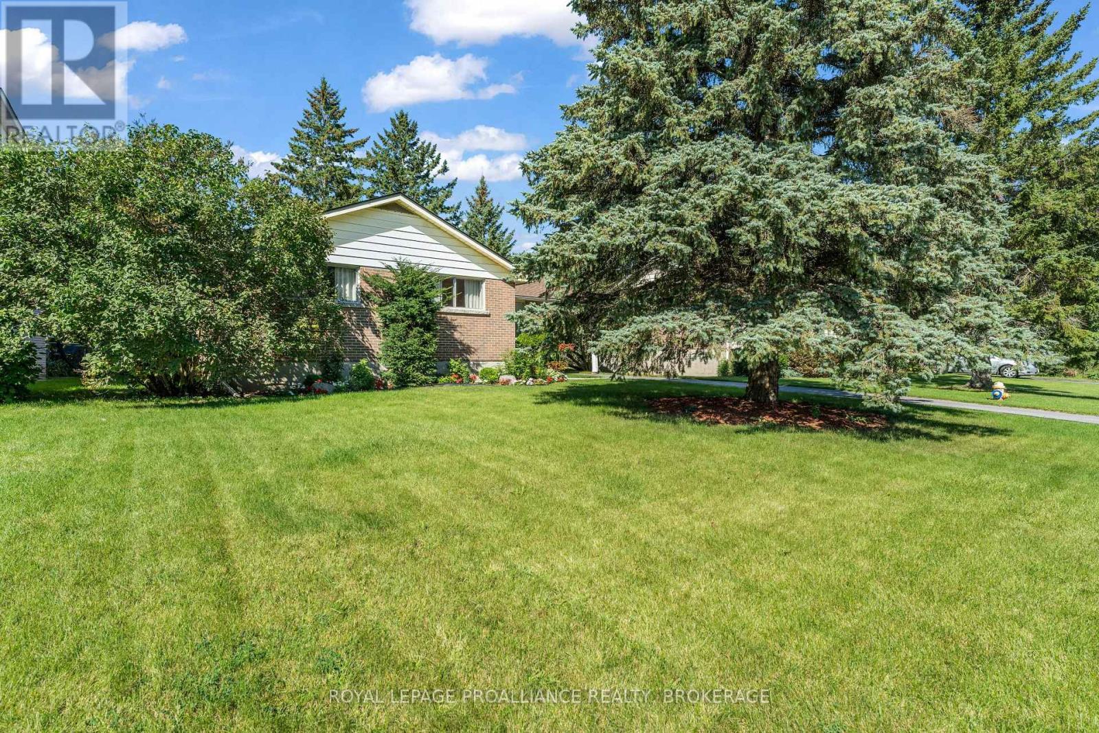 421 WINDWARD PLACE