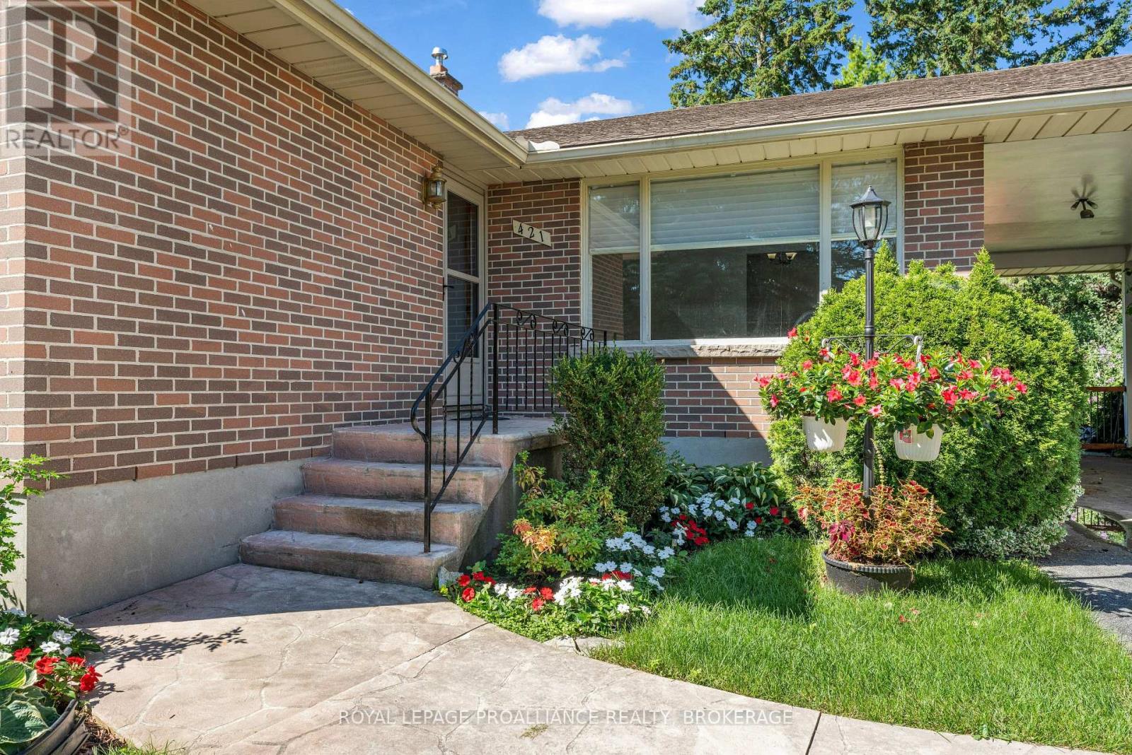 421 WINDWARD PLACE