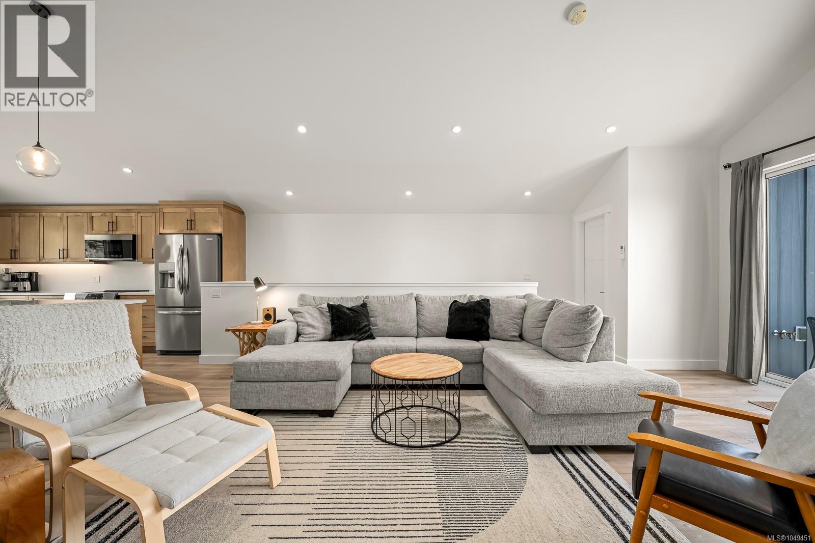 425 Arrowsmith Ridge