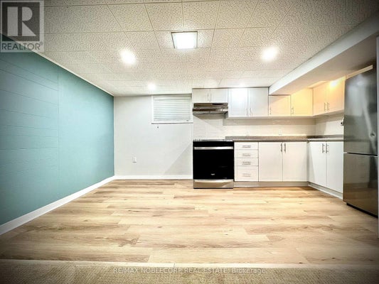 63 Bunnell Cres, Toronto (Downsview-Roding-Cfb), ON 5