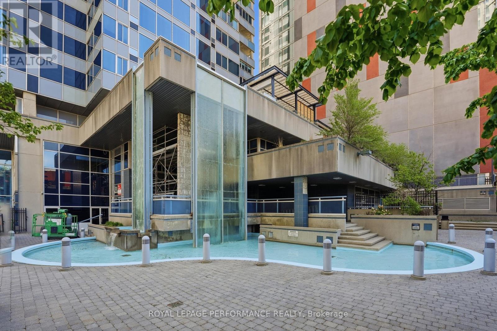 1601 - 160 GEORGE STREET