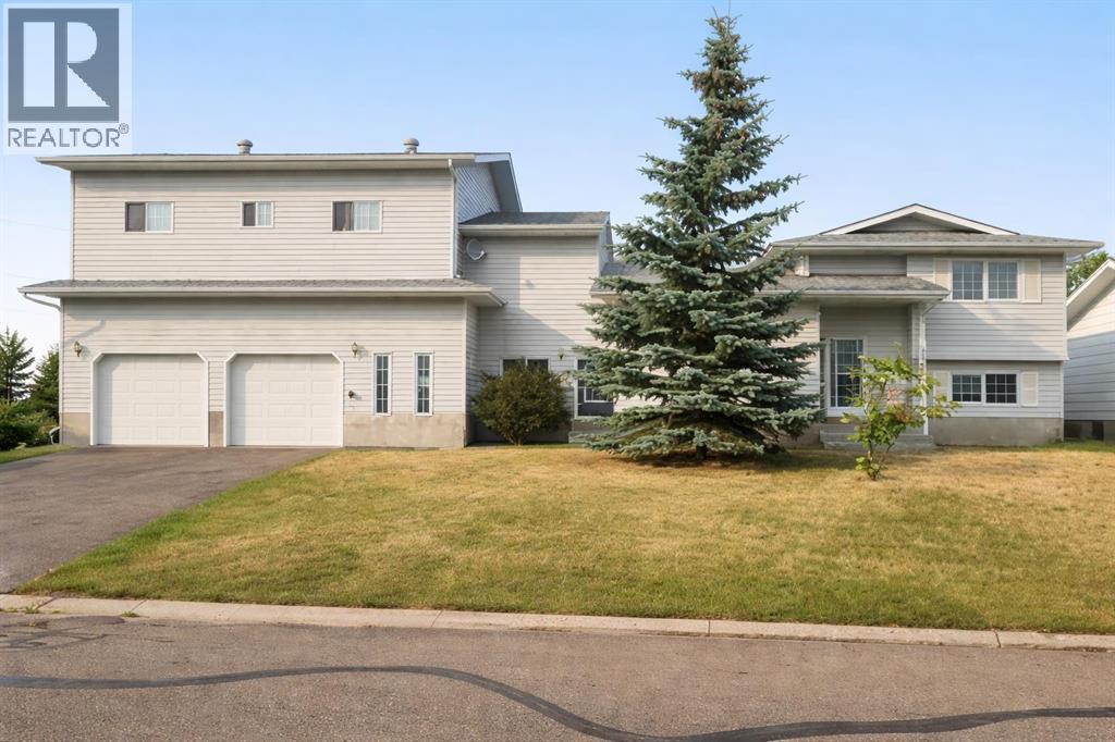 702 10 AVENUE, WAINWRIGHT, AB T9W 1B8 - Image 217991989.jpeg?d=l