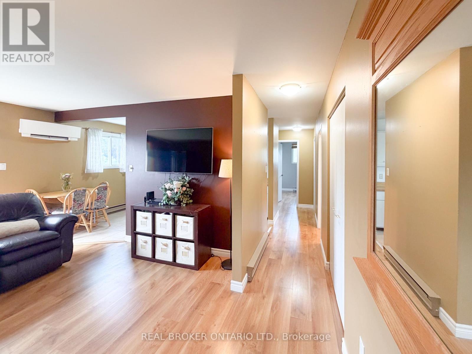 12 - 140 GEORGE STREET W