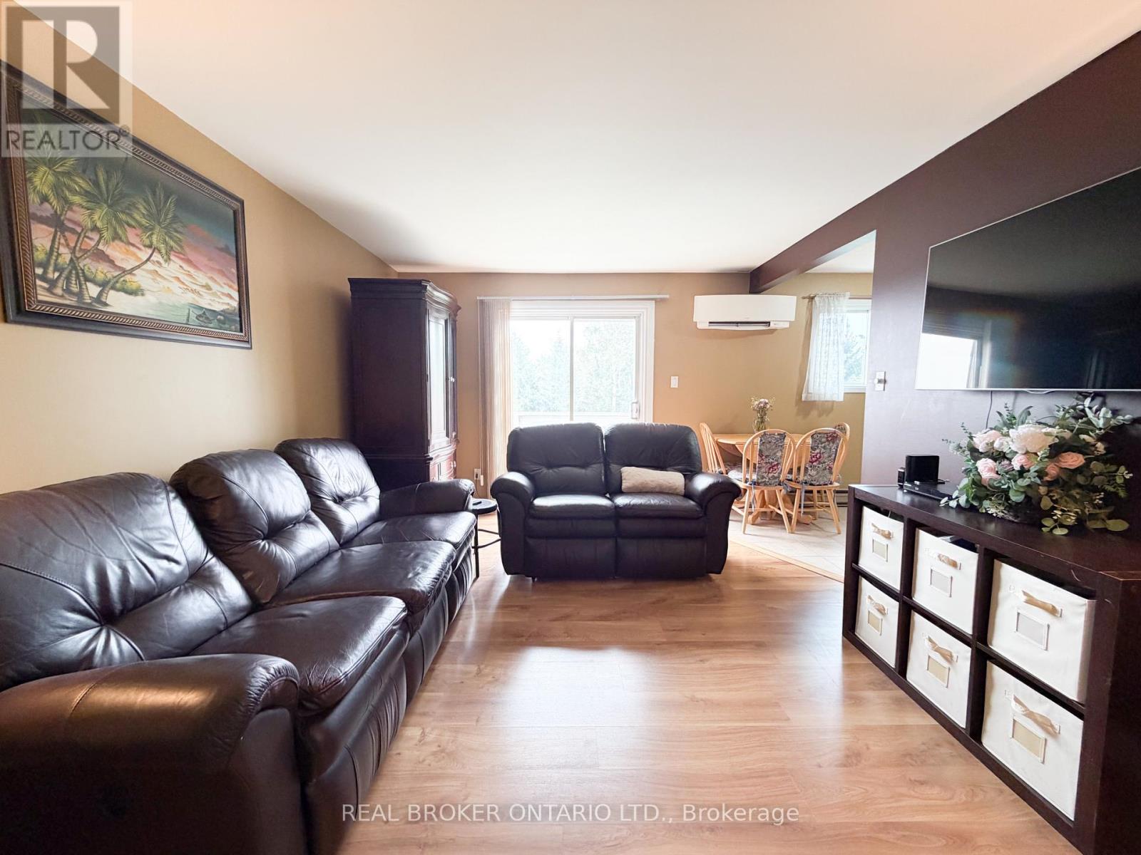 12 - 140 GEORGE STREET W