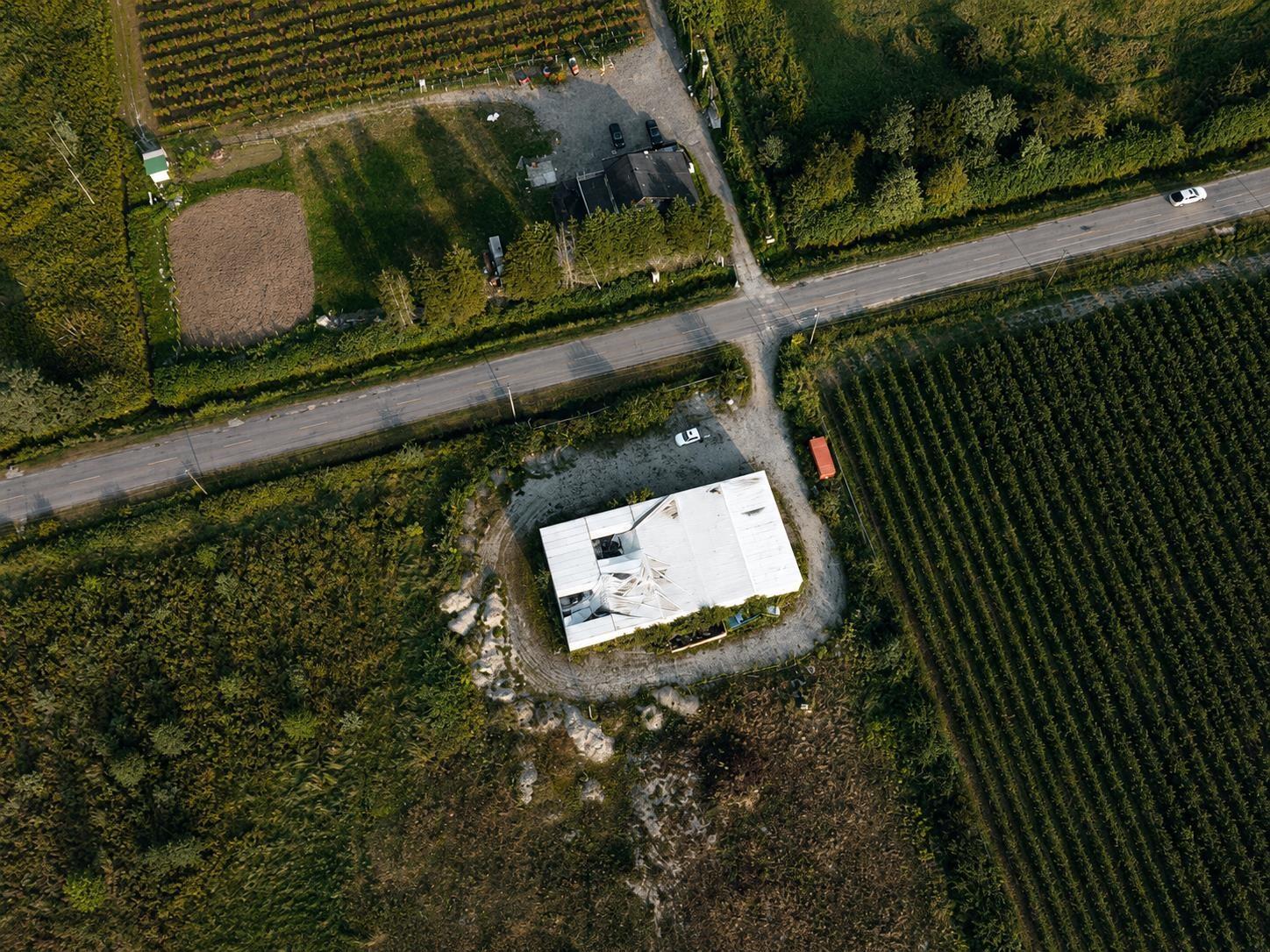 11185 FARMS ROAD