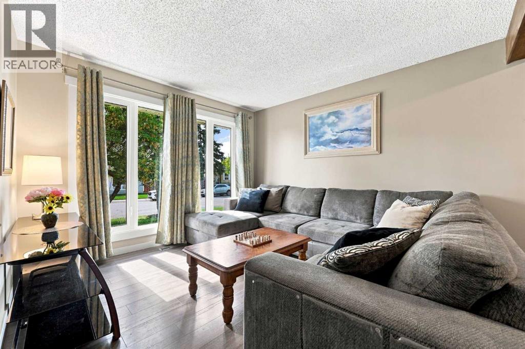 27 Erin Grove Close SE