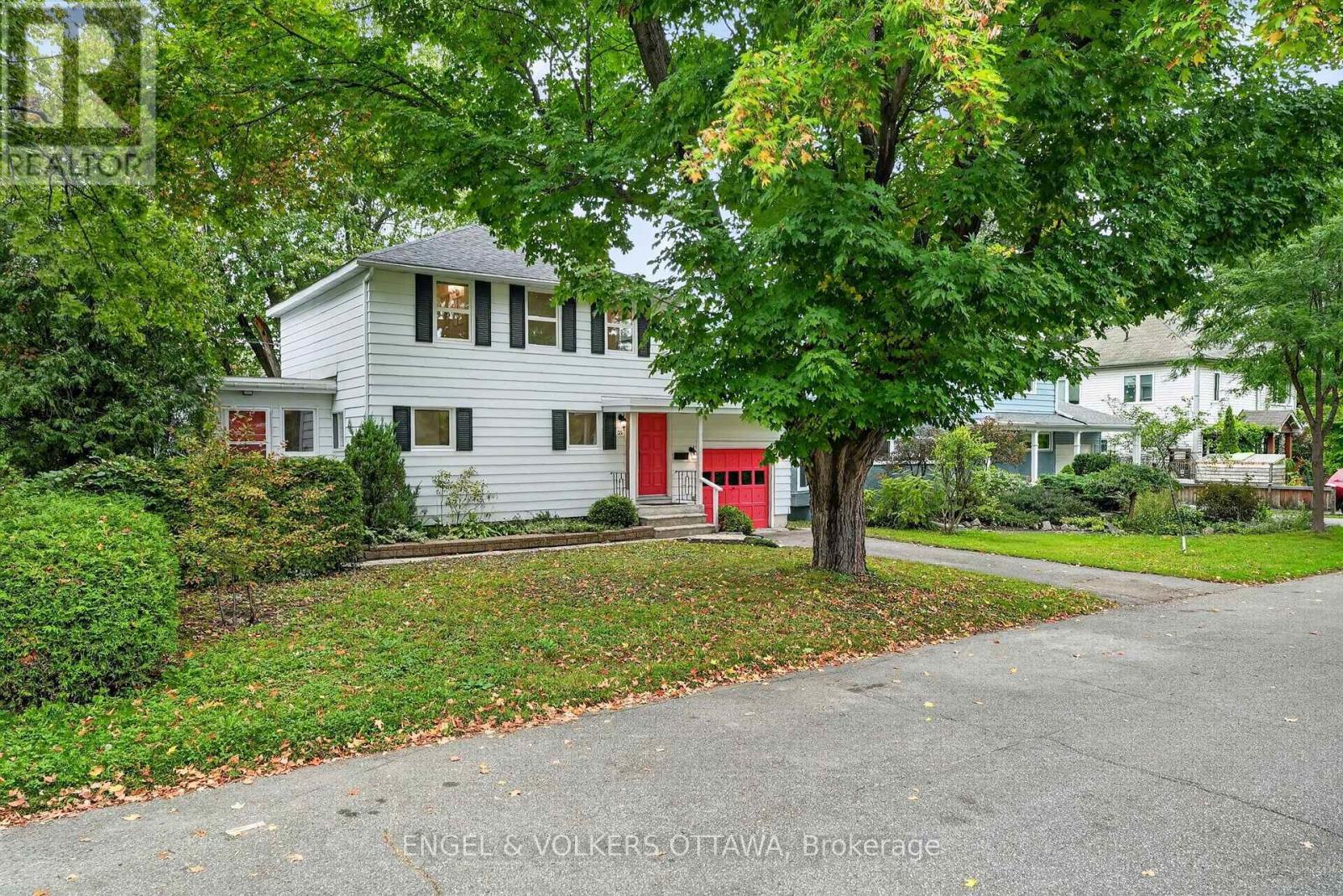 35 BEDFORD CRESCENT