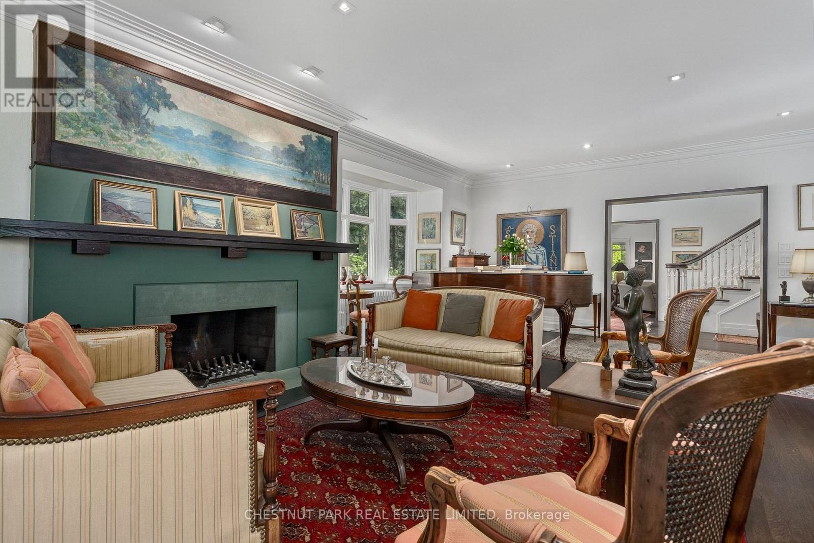 80 WYCHWOOD PARK