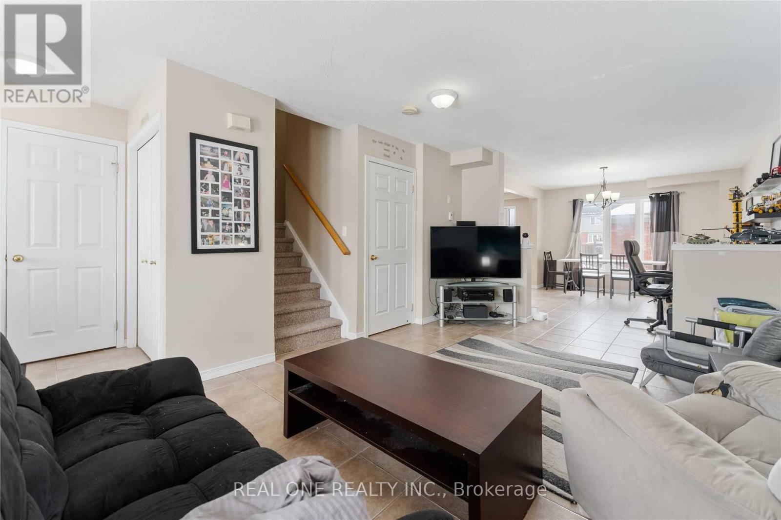 575 VICTORIA ROAD N