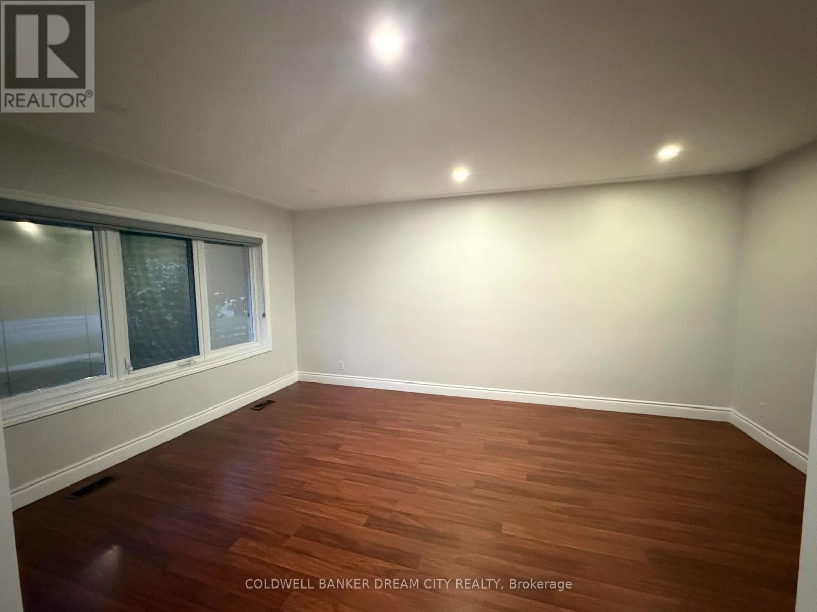 UPPER - 234 ERB STREET