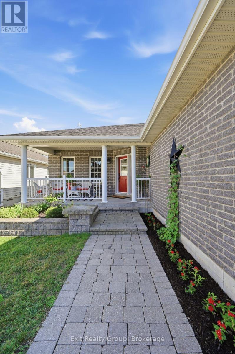 23 MOUNT GROVE CRESCENT - Photo 4
