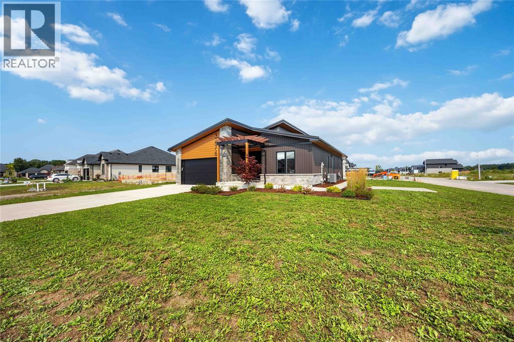 3476 PAUL CRESCENT