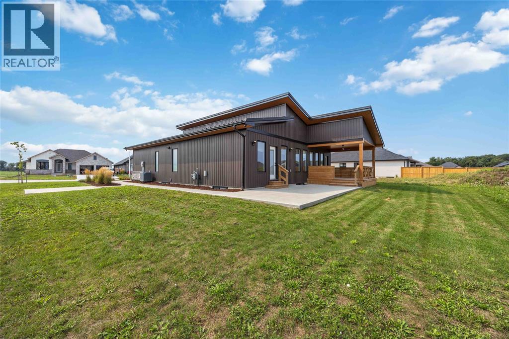 3476 PAUL CRESCENT
