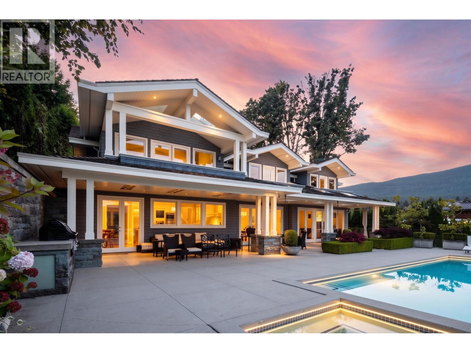 791 BEACHVIEW DRIVE