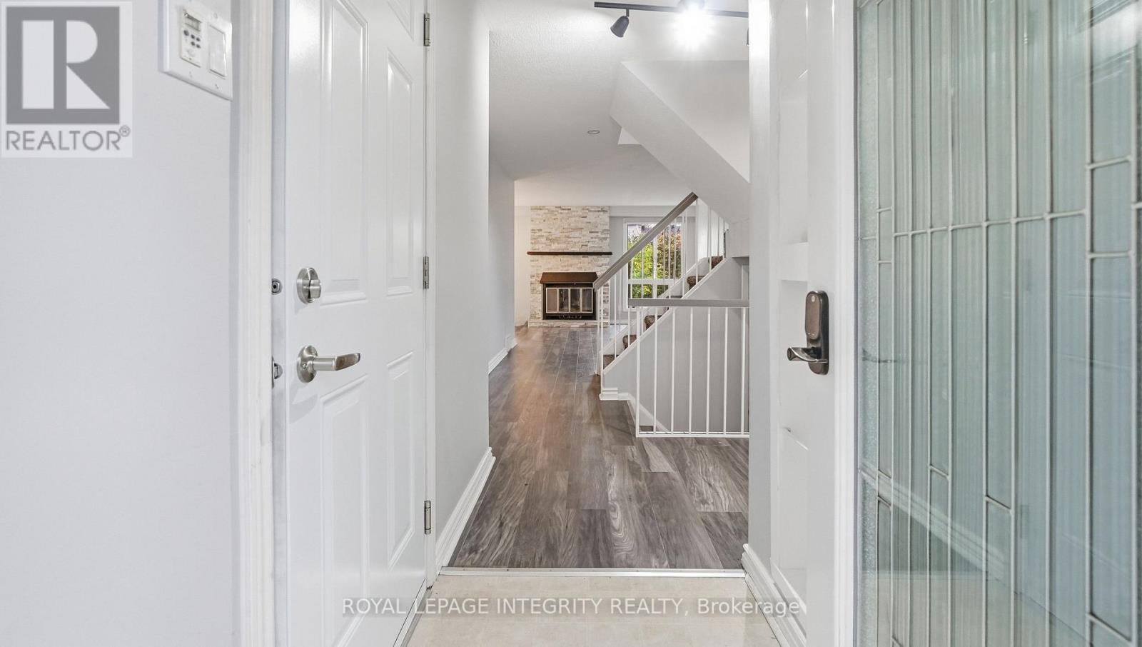 29 - 1080 ORMES PLACE
