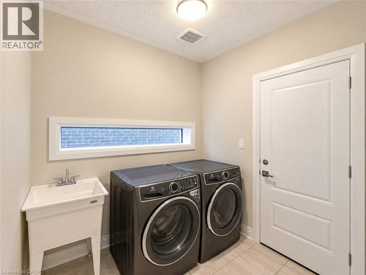 302 Chokecherry Cres, Waterloo, ON 5