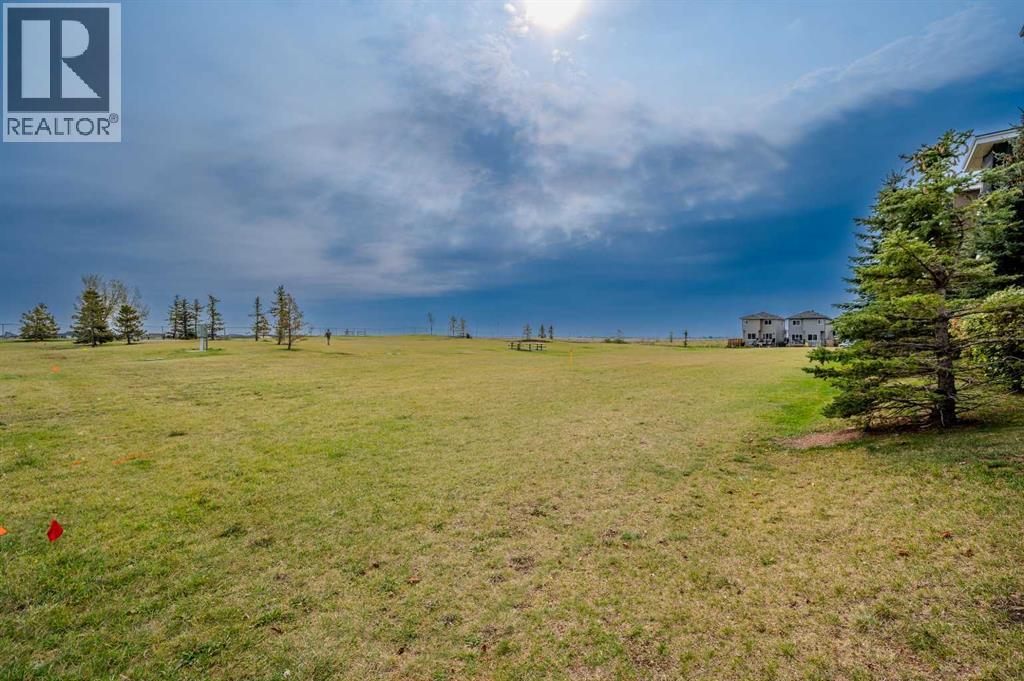 309, 355 TARALAKE Way NE
