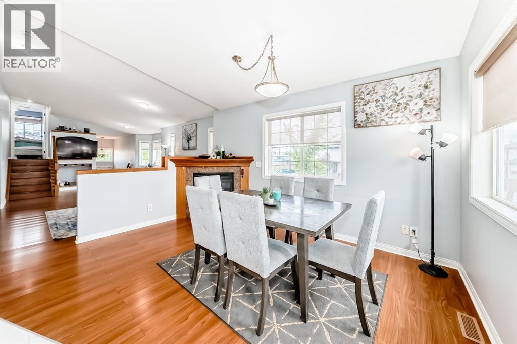 98 Canoe Square SW