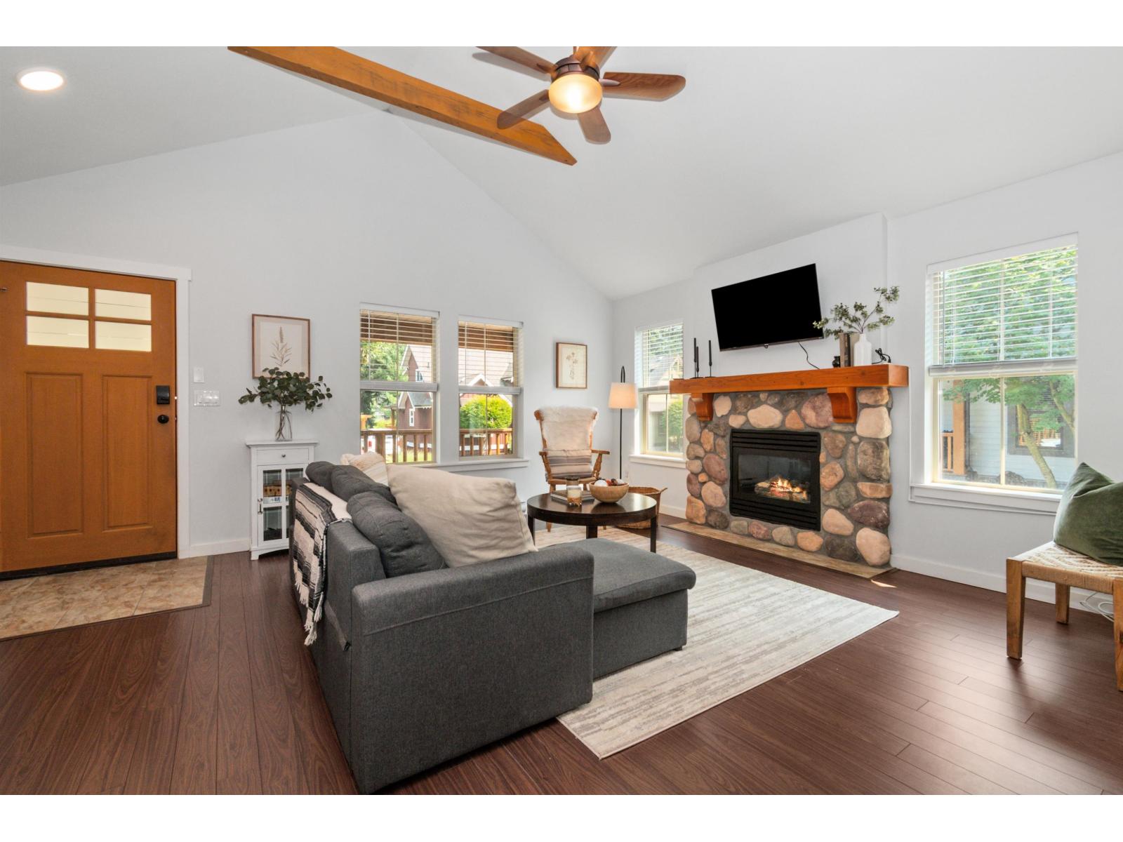 1835 CHERRY TREE LANE, Cultus Lake South
