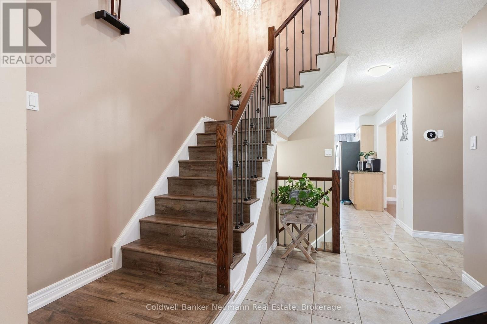 7 HENDERSON DRIVE