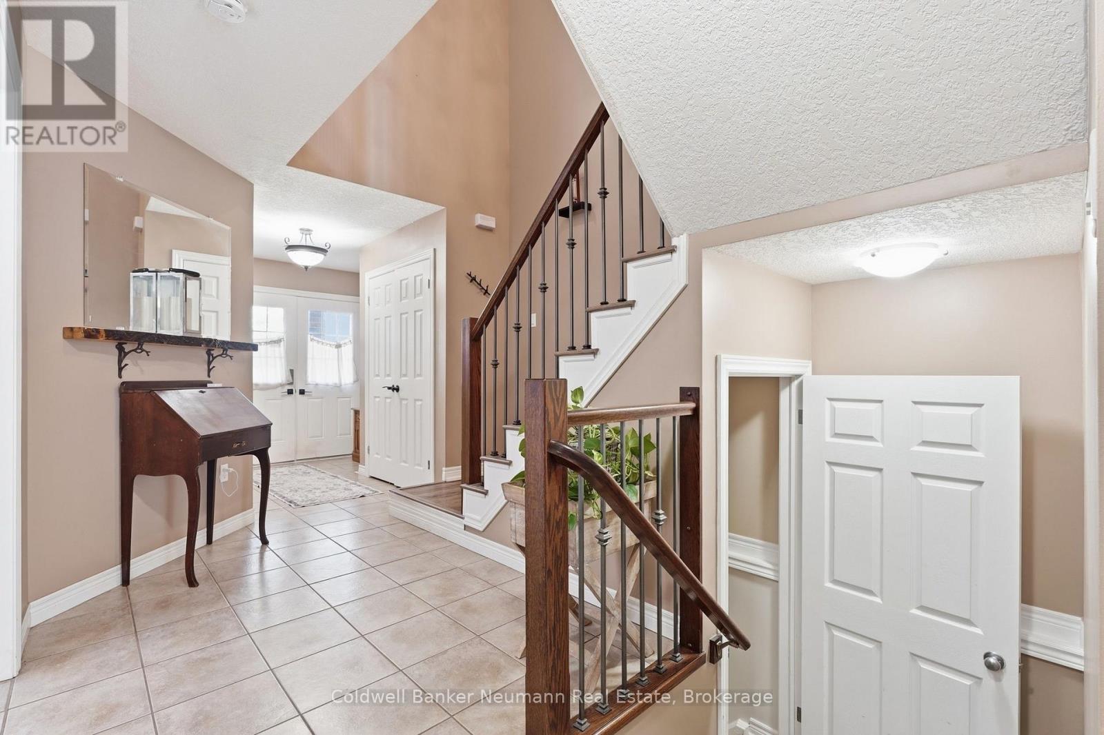 7 HENDERSON DRIVE