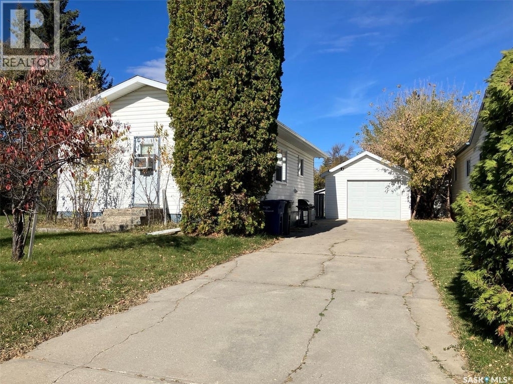 707 10TH AVENUE W, NIPAWIN, SK S0E 1E0 - Image 215468982.jpeg?d=l