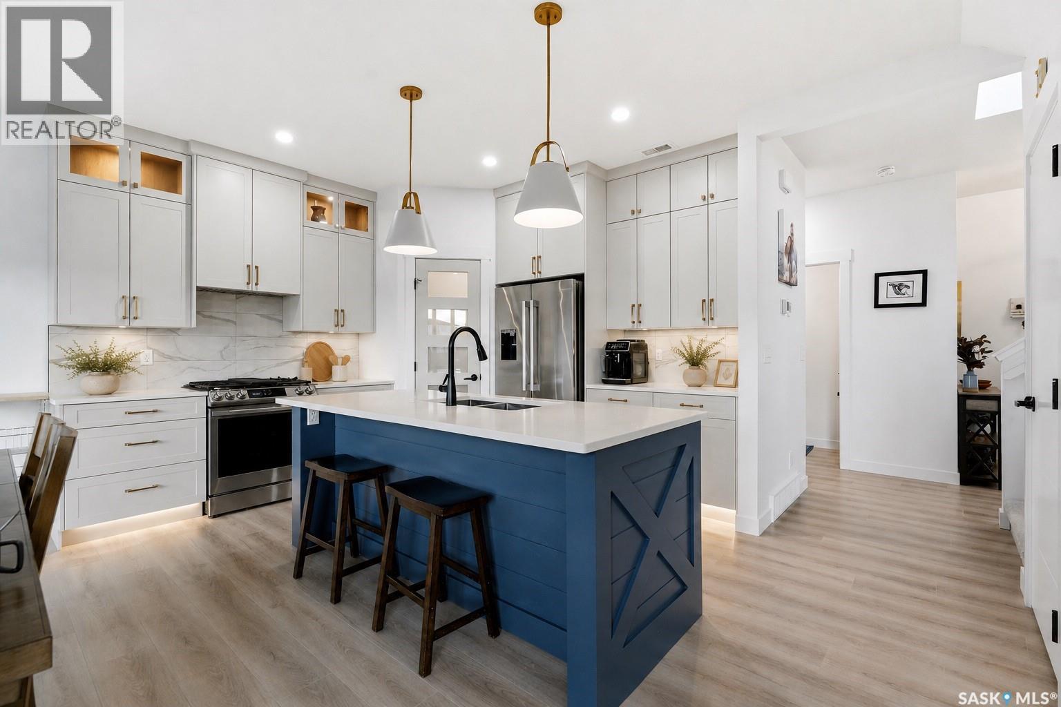 302 Chelsom MANOR