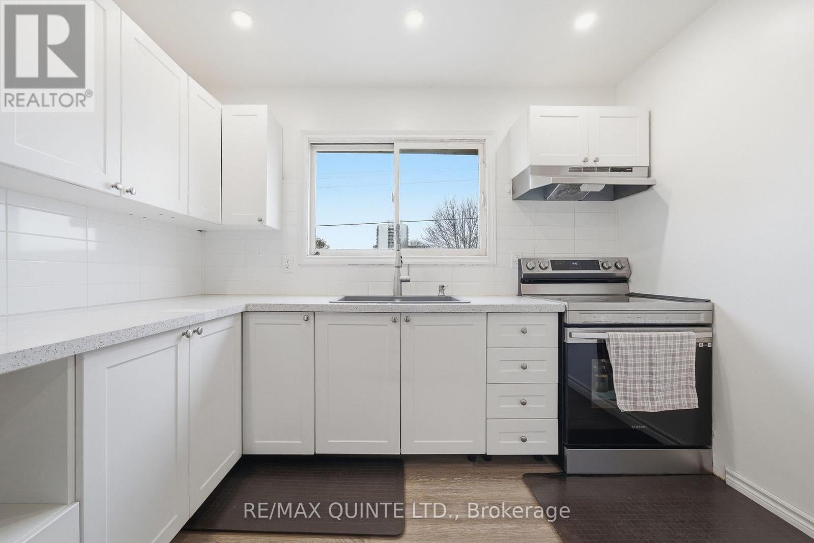 2 - 99 DUNNETT BOULEVARD