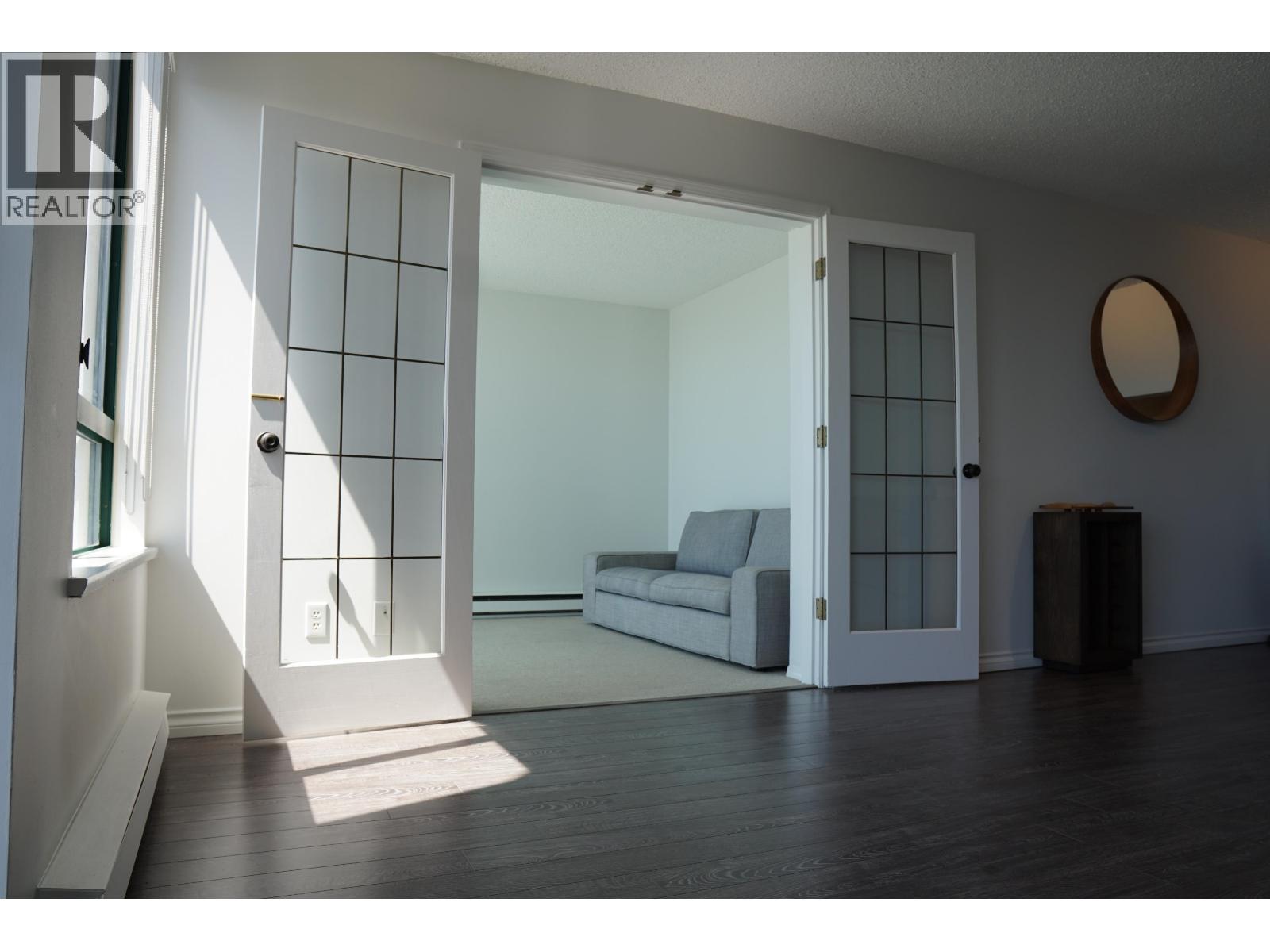 121 10TH STREET