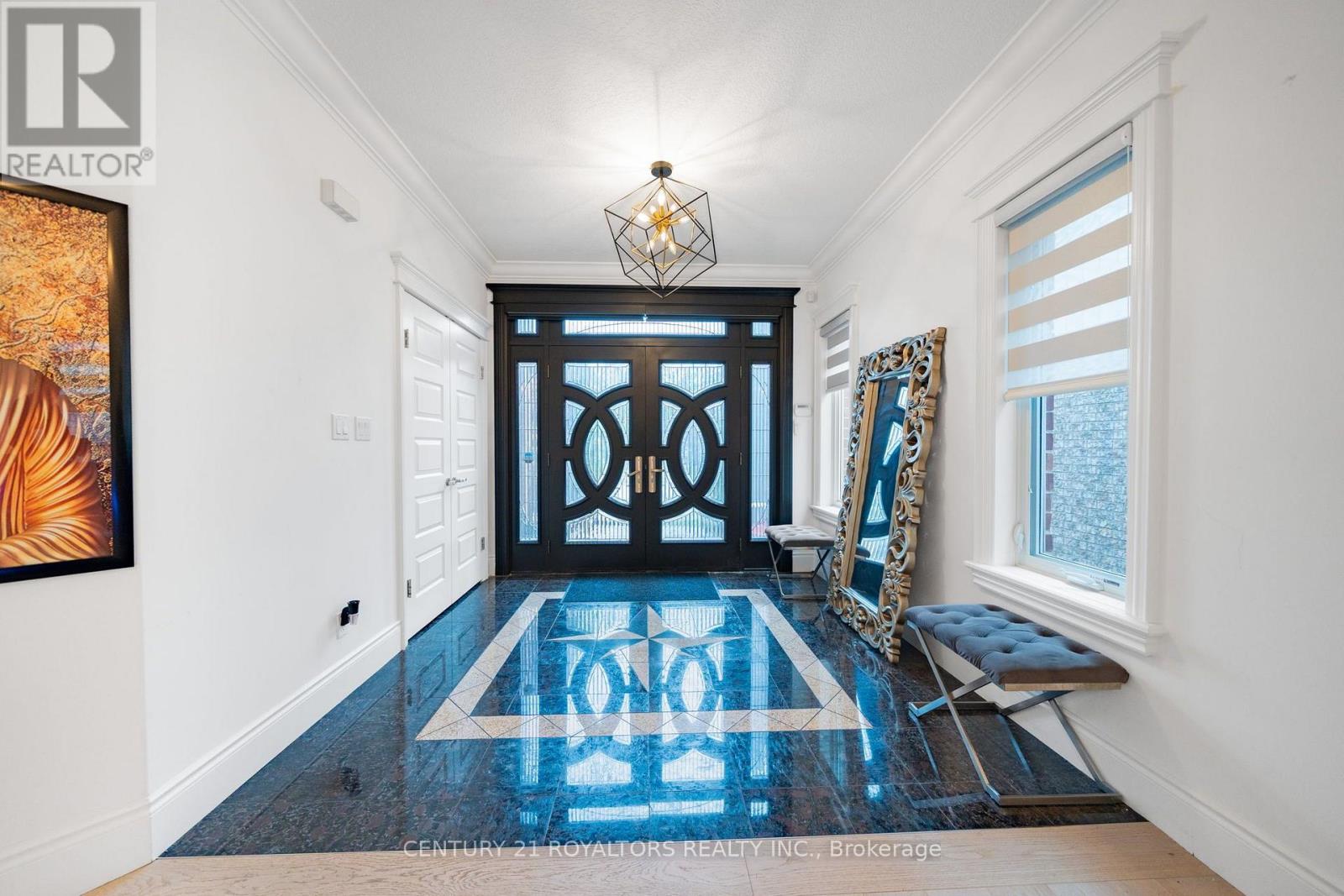 444 THOMAS SLEE DRIVE
