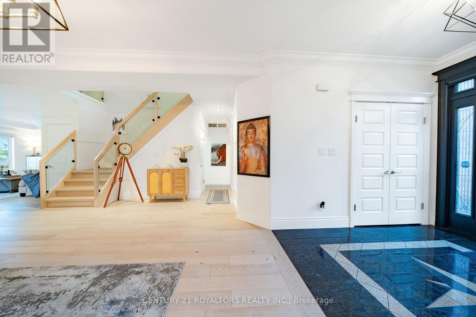 444 THOMAS SLEE DRIVE