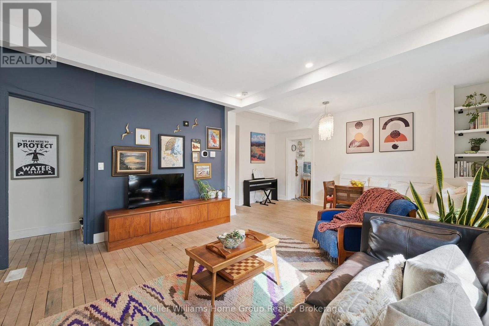 37 ARTHUR STREET N