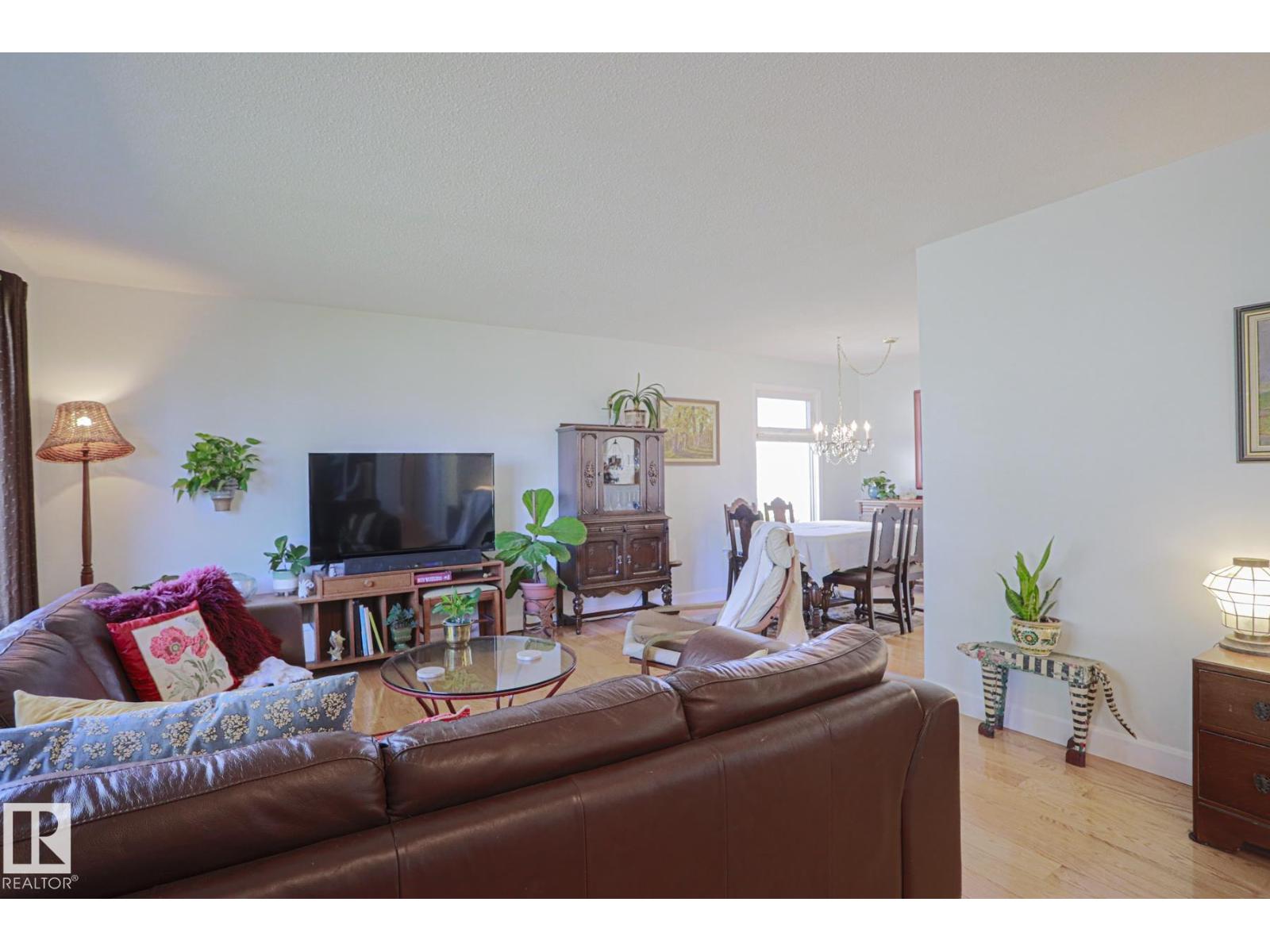14235 53 ST NW