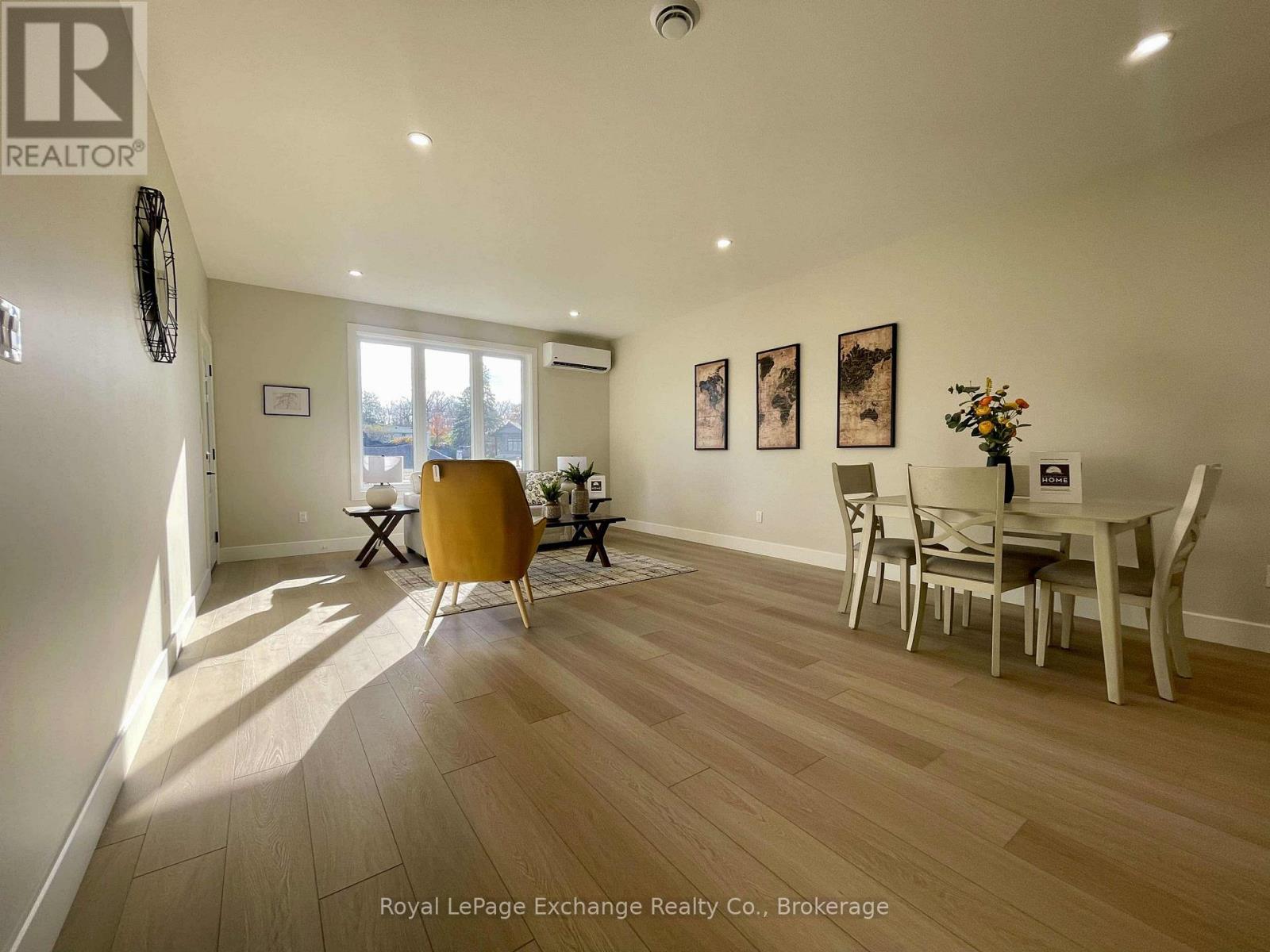 16 MERCEDES CRESCENT N