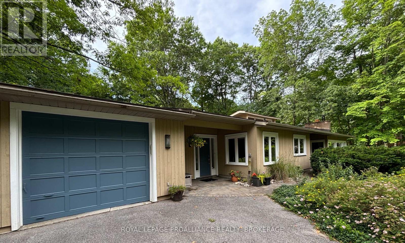 27 RIVERSIDE DRIVE