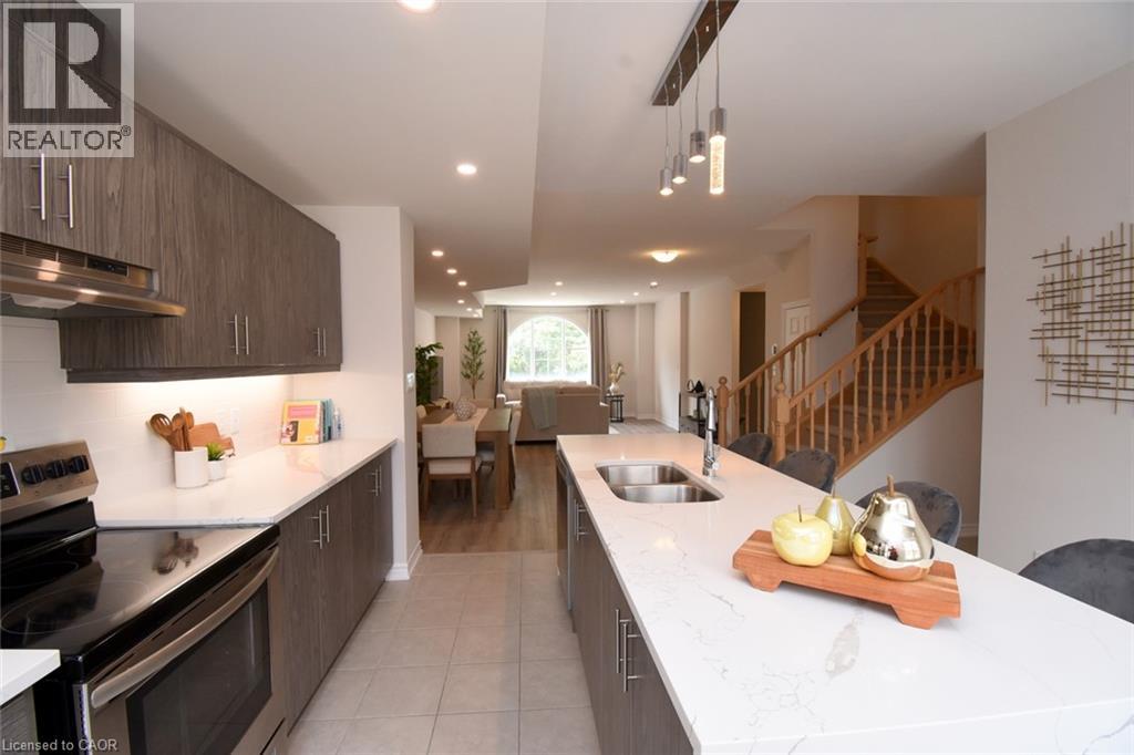 677 PARK Road N Unit# 2
