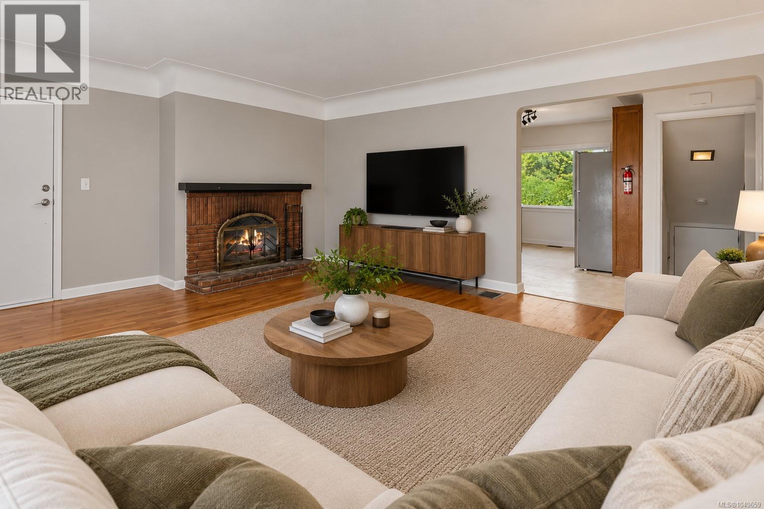 244 Regina Ave