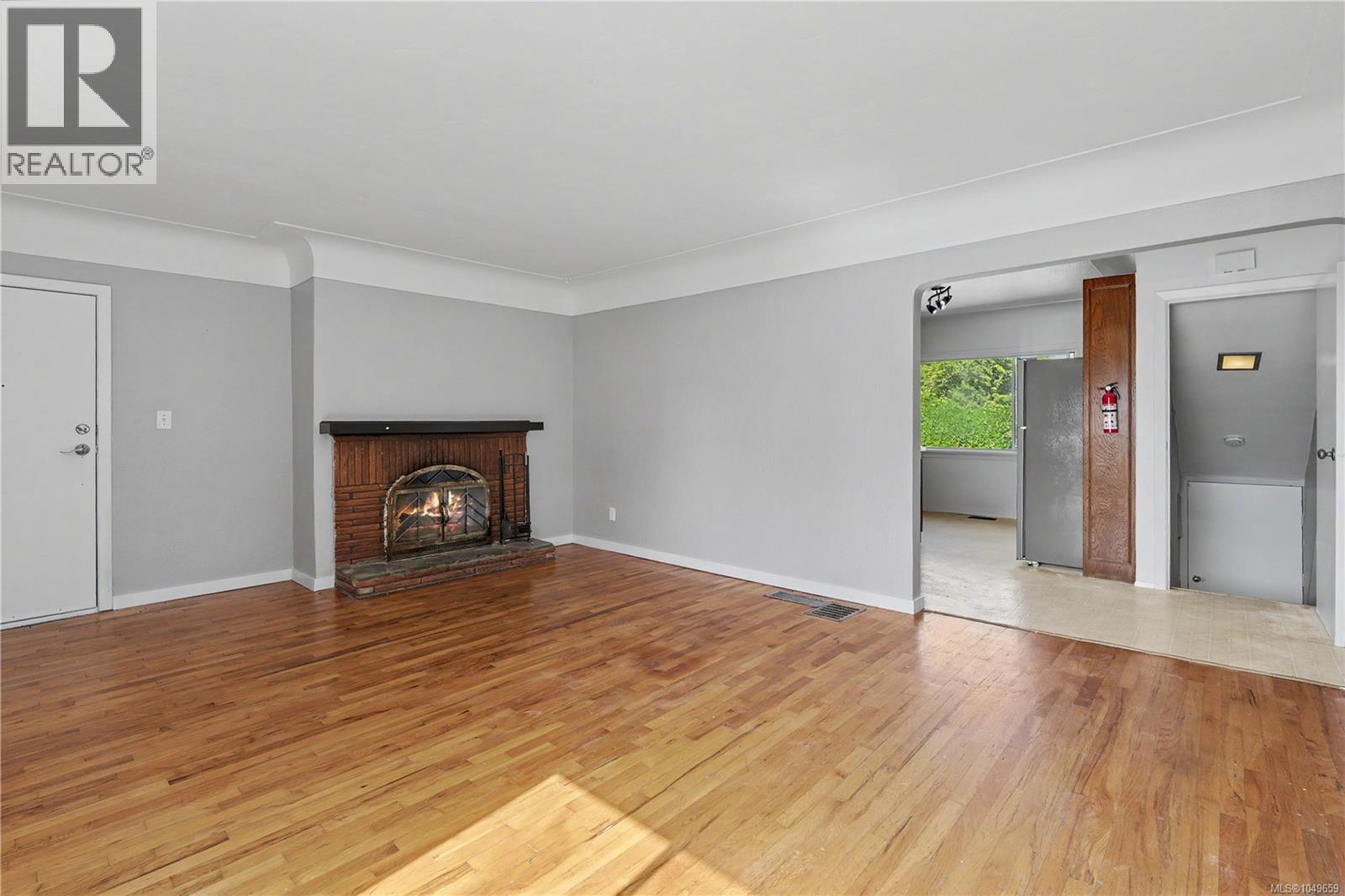244 Regina Ave