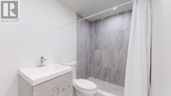 62 Mcclenny Dr, Aurora (Aurora Highlands), ON 3