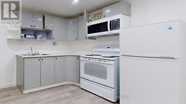 62 Mcclenny Dr, Aurora (Aurora Highlands), ON 4