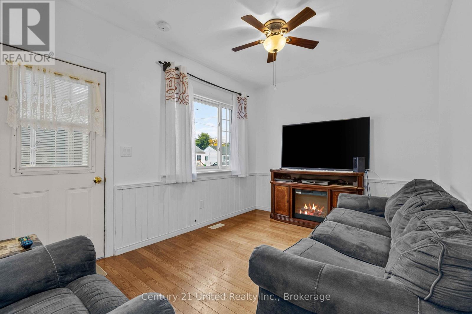 528 BRIOUX AVENUE