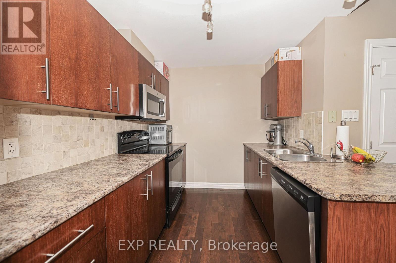 G - 1113 STITTSVILLE MAIN STREET N