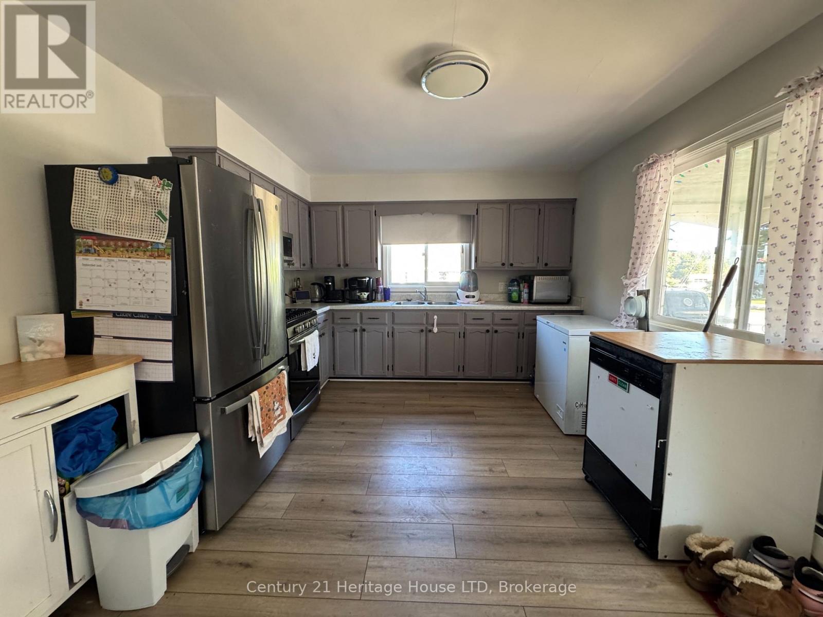 UNIT 1 - 1022 RIDGE ROAD