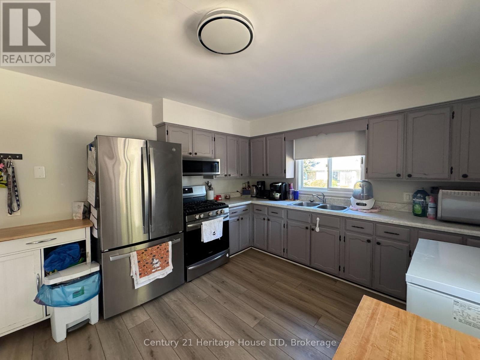 UNIT 1 - 1022 RIDGE ROAD