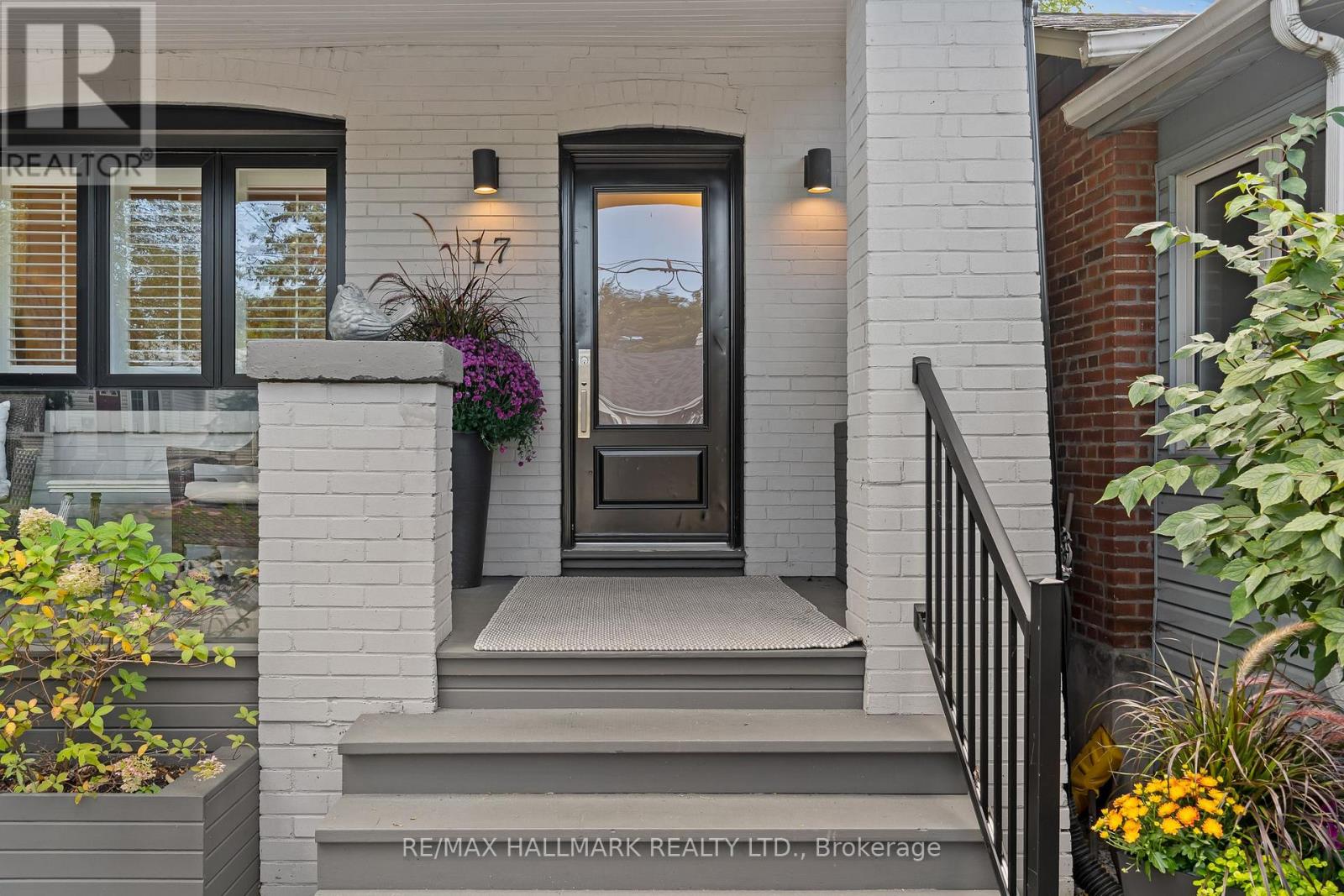 17 BEACHDALE AVENUE