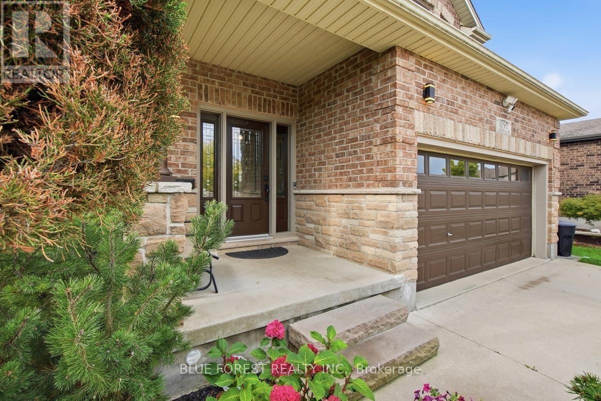 1197 CARDINAL ROAD